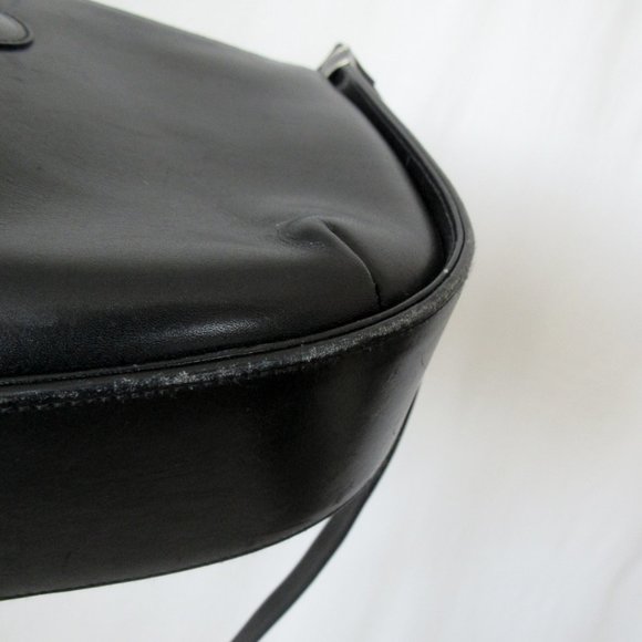Vintage Classic Black Leather Shoulder Bag by Louis Quatorze. Made in Spain - Picture 9 of 12